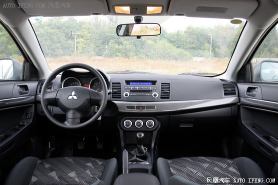 2013款 三菱风迪思 1.6L 手动舒适型