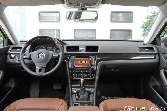 2013款 大众帕萨特 3.0L V6 自动旗舰版
