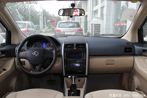 2013款 北京汽车E系列 三厢 1.5L 乐天自动版