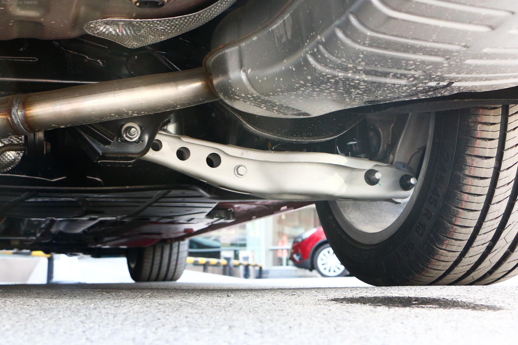 【君威图片】_2017款 28t 自动尊享型图片 别克_汽车图库_凤凰网汽车