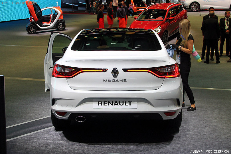 雷诺梅甘娜 三厢版