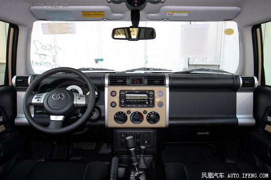2013款 丰田FJ酷路泽 4.0L 基本型