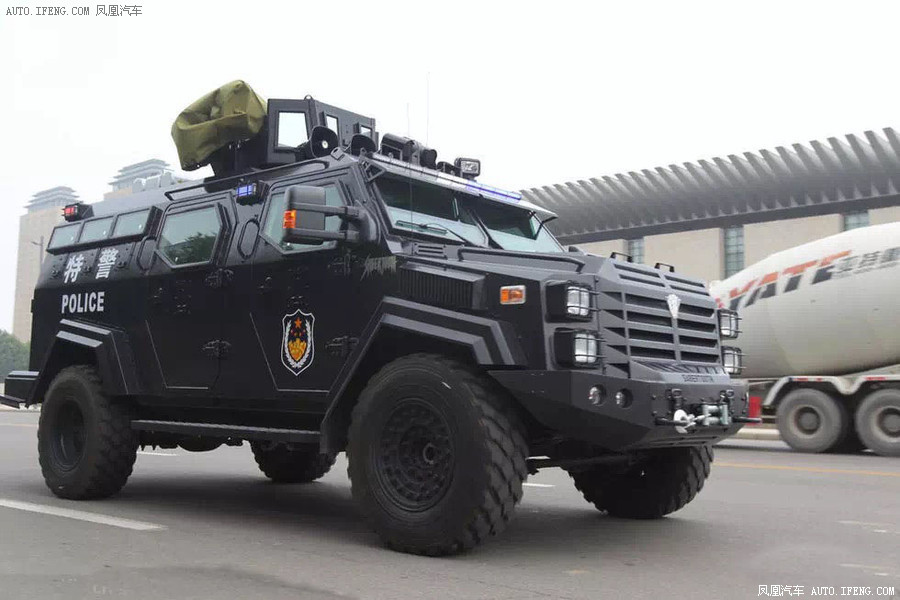 中国特警反恐车可抵百发ak47连射
